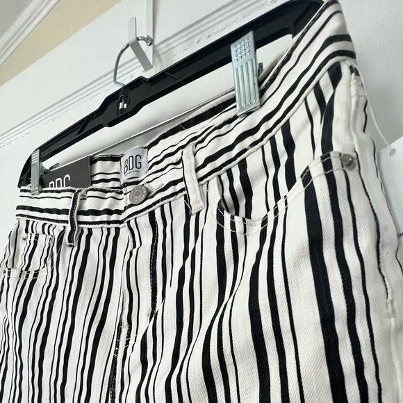 BDG kick flare high rise cropped 27 black white striped new nwt - Picture 7 of 12